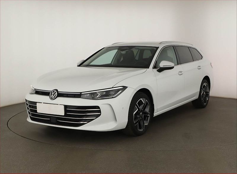 Volkswagen Passat (2025) 2.0 TDI - fotka 2 z 31