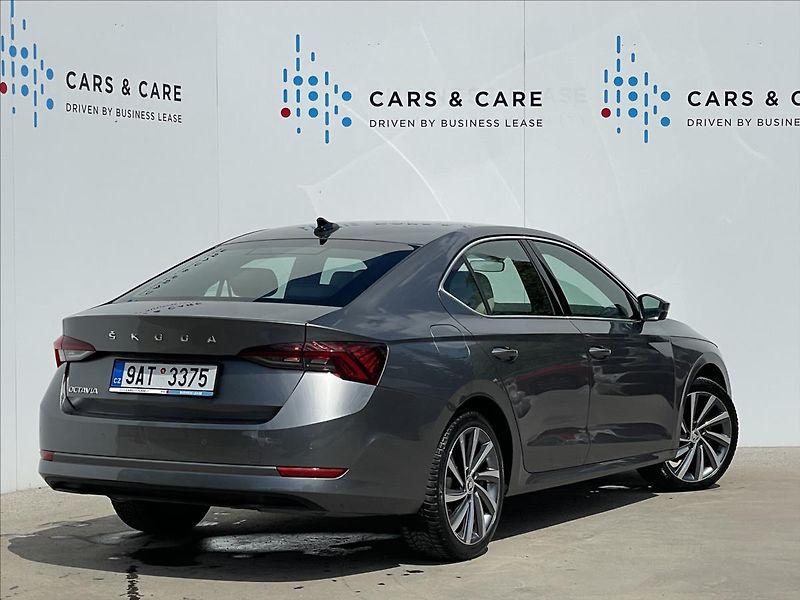Škoda Octavia 1,5 TSI Style LED+PDC - fotka 3 z 23
