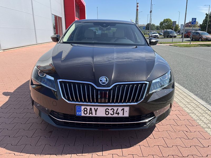 Škoda Superb 2.0 TDi DSG Style Plus - fotka 3 z 38