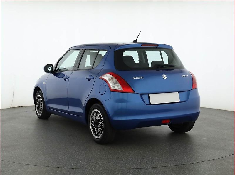 Suzuki Swift (2015) 1.2 - fotka 4 z 15