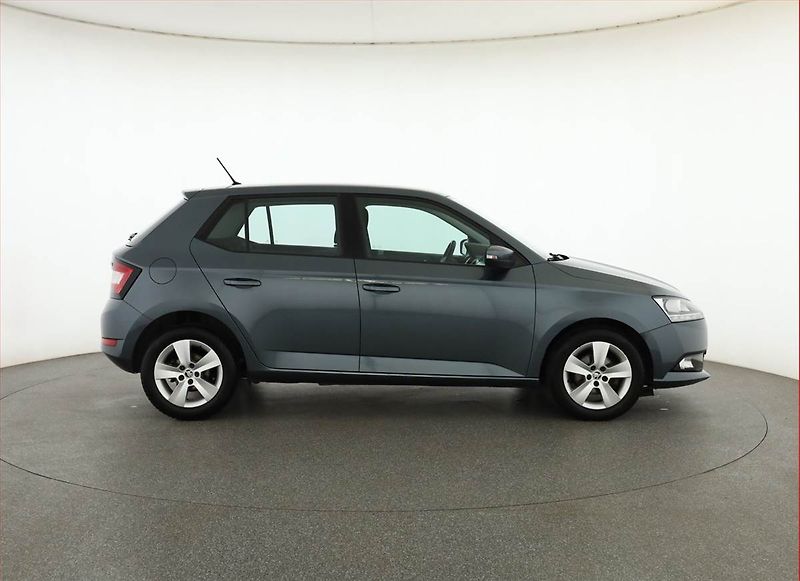 Škoda Fabia (2018) Ambition 1.0 TSI, Serv.kniha - fotka 6 z 16