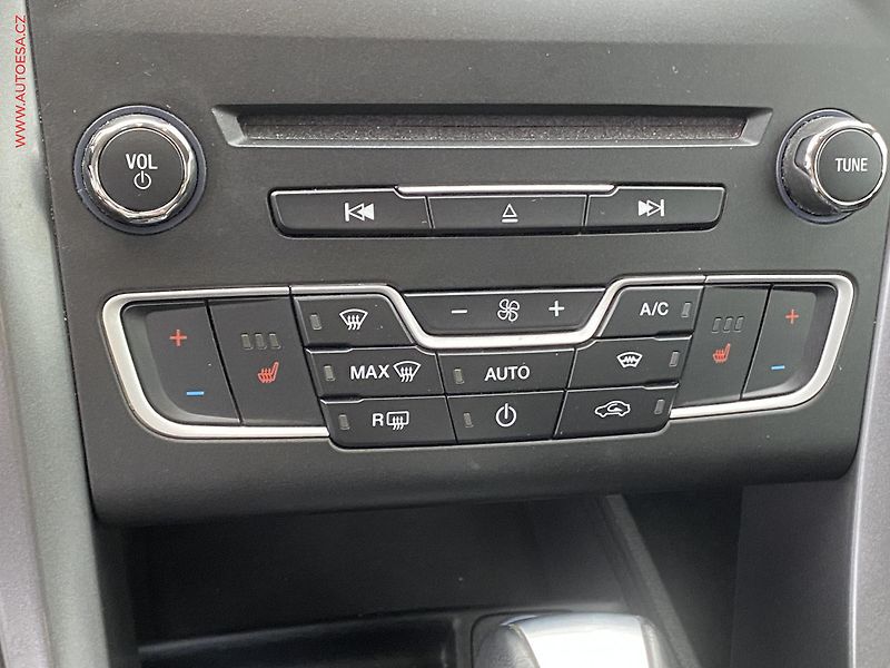 Ford Mondeo (2016) 2.0 EB, Titanium, AT, kůže - fotka 15 z 17