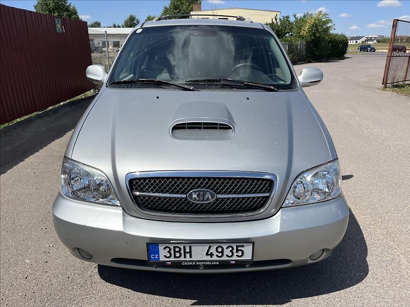 Kia Carnival 2,9 CRDi 6.MÍST STK 5/2028 - fotka 2 z 31
