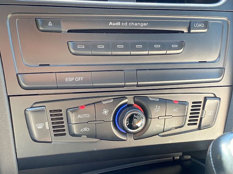 Audi A4 (2008) Avant 2.0 TDI - fotka 16 z 28
