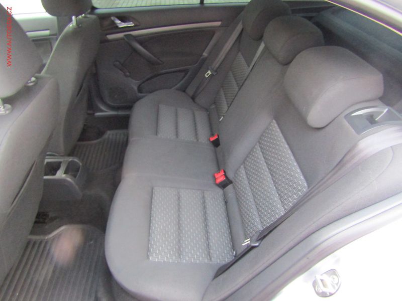 Škoda Octavia (2010) 1.2 TSi, ČR, AC, tempo - fotka 10 z 15