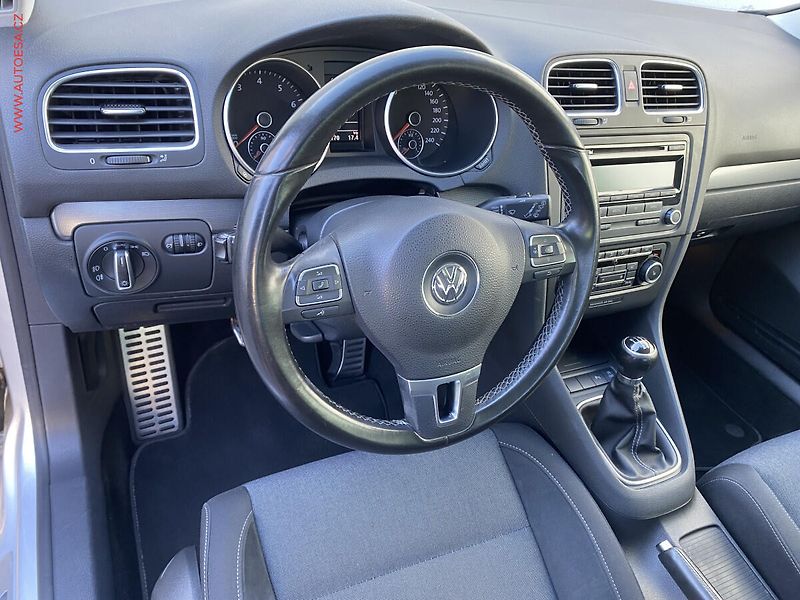 Volkswagen Golf (2011) 1.2 TSi, Style - fotka 12 z 17