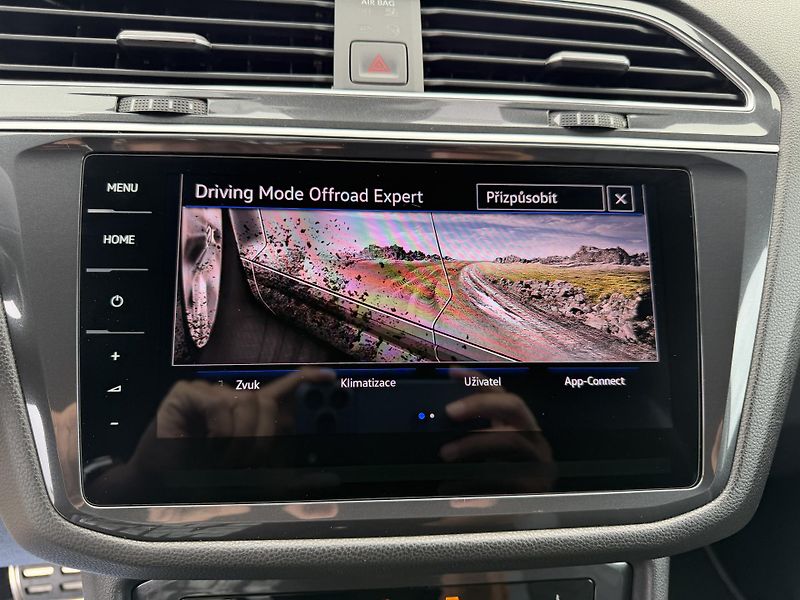 Volkswagen Tiguan Allspace R-Line 2,0 TDi/110kW 4x4 DSG  - fotka 48 z 106