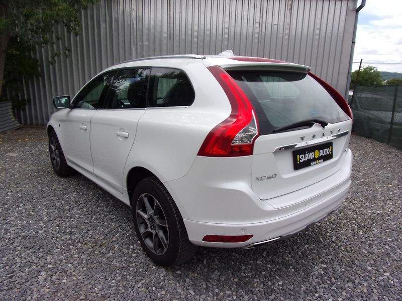 Volvo XC60 (2016) 2.0 D4 140kW OCEAN RACE KRÁSNÉ - fotka 7 z 27