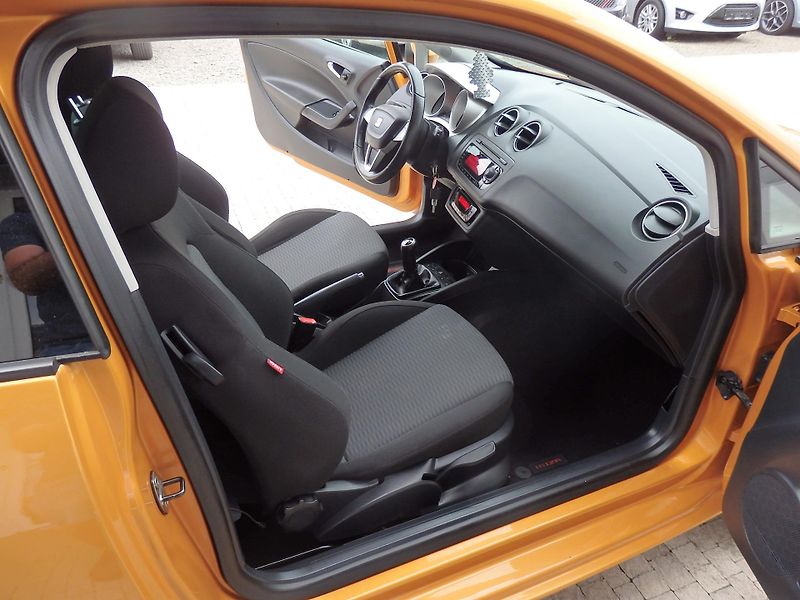 Seat Ibiza 1.2 TSI 77 kW ZÁLOHOVÁNO - fotka 11 z 16