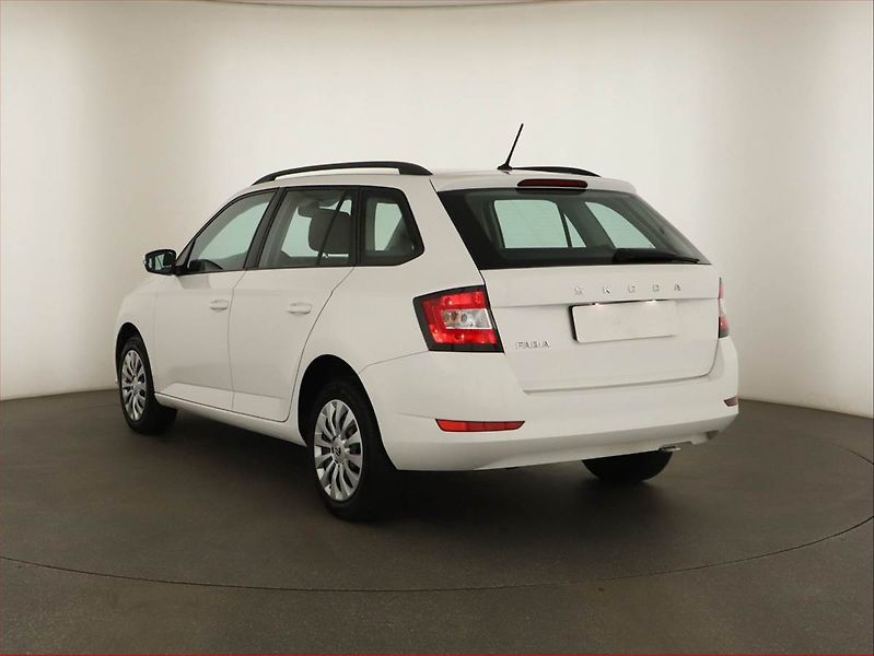 Škoda Fabia (2022) 1.0 TSI, ČR,1.maj - fotka 4 z 11