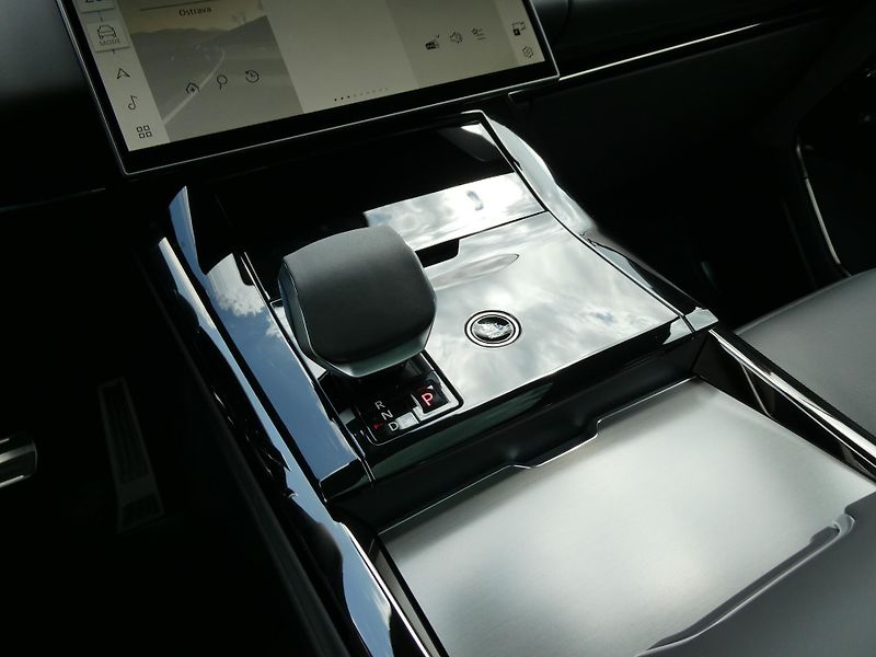 Land Rover Range Rover Sport (2026) 3,0 Dynamic SE D250 - fotka 30 z 39