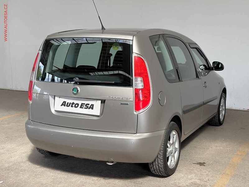 Škoda Roomster (2011) 1.2 TSi, Style, park. čidla - fotka 4 z 14