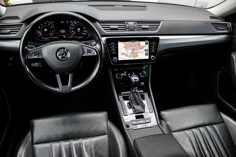 Škoda Superb - fotka 17 z 27