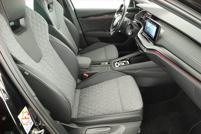 Škoda Octavia (2025) 1.5 eTSI mHEV, Sportline - fotka 7 z 17