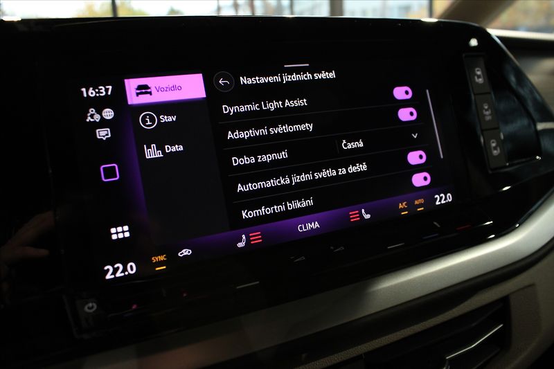 Volkswagen Multivan T7 TDi DSG Edition ACC/NezTop/ - fotka 19 z 38