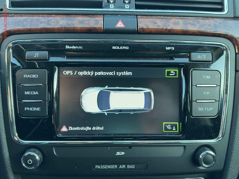 Škoda Superb (2011) 2.0TDi 4x4, ČR, Elegance, DSG - fotka 16 z 22