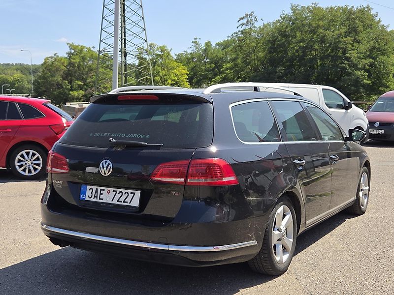 Volkswagen Passat 1,8Tsi 118kw - fotka 4 z 11