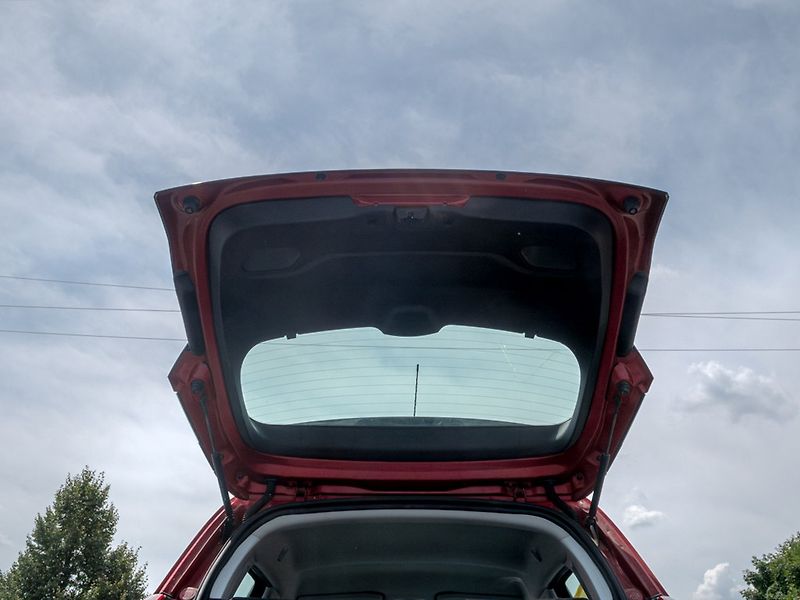 Peugeot 2008 (2017) ČR 1.2T 81KW – 88.359KM - fotka 39 z 51