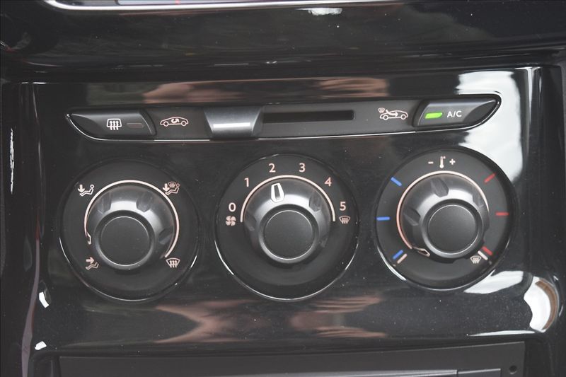 Citroën C3 1,1 i 44KW PO SERVISE NOVÁ STK - fotka 33 z 40