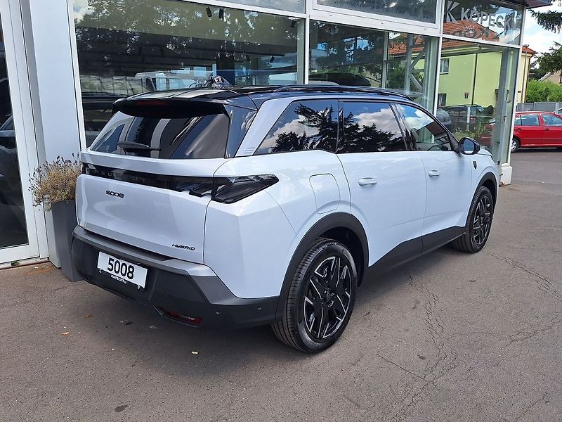 Peugeot 5008 (2026) GT Hybrid 145 e-DCS6 - fotka 8 z 17