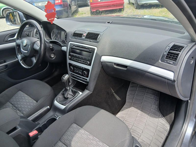 Škoda Octavia 1.6 TDI, BEZ KOROZE! - fotka 29 z 43