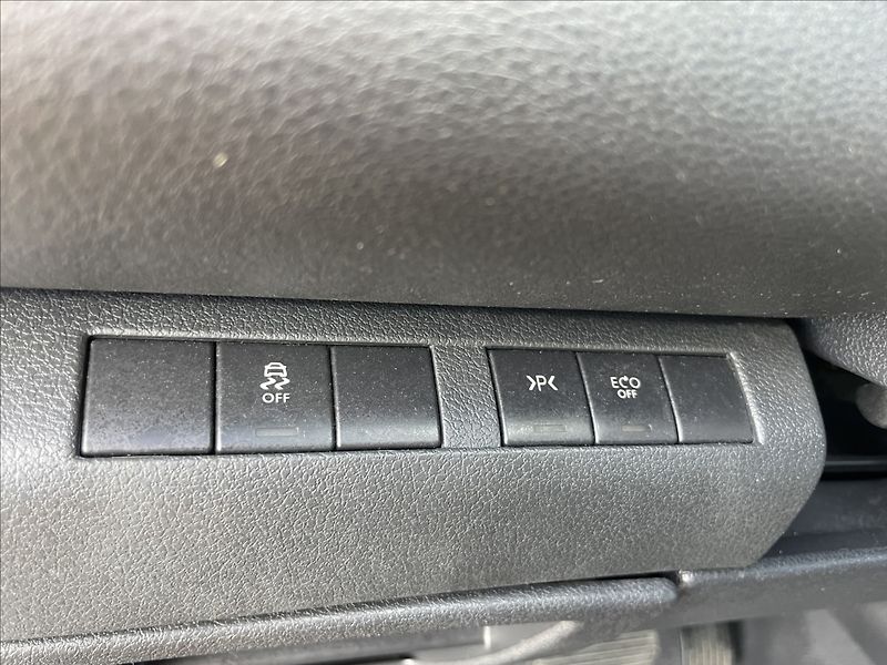 Peugeot 3008 1,6 THP 121kw ALLURE GPS PANOR - fotka 25 z 40