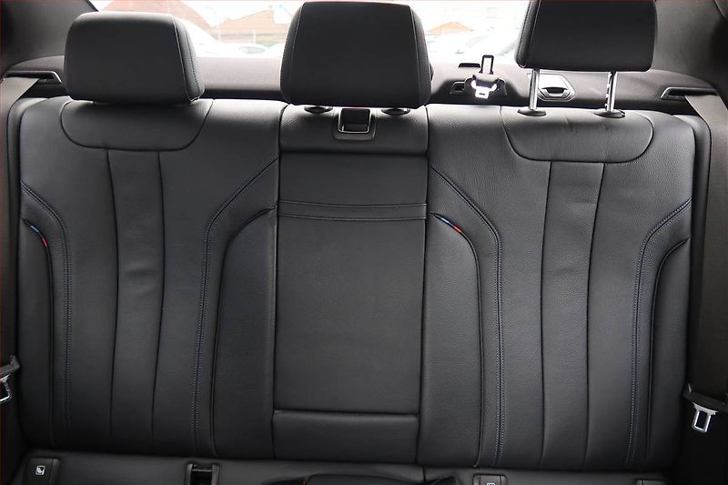 BMW Řada 5 (2019) M Sport 540i xDrive - fotka 10 z 22
