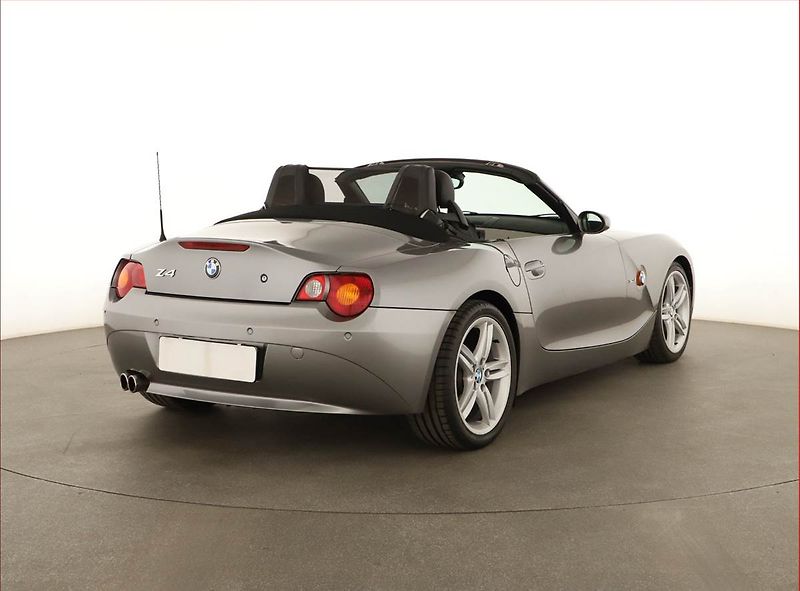BMW Z4 (2003) 3.0i, Automat, Kůže, Bi-Xenony - fotka 5 z 23