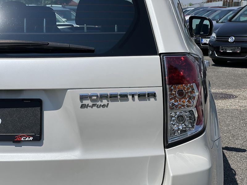 Subaru Forester 2.0i LPG 4x4 KLIMA KAMERA ALU - fotka 41 z 42