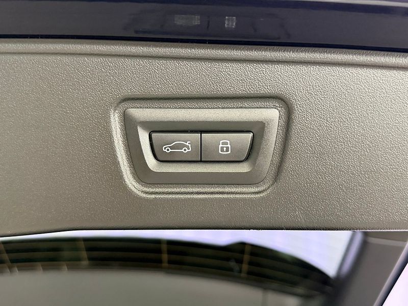 BMW Ostatní M60 xDrive - fotka 37 z 39