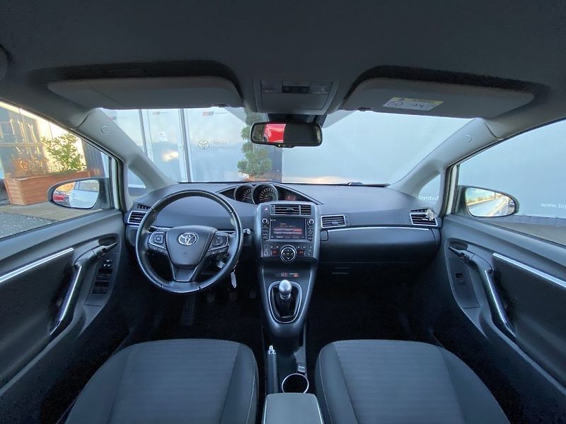 Toyota Verso 1.8i, ČR, Active Trend, tažné - fotka 13 z 32