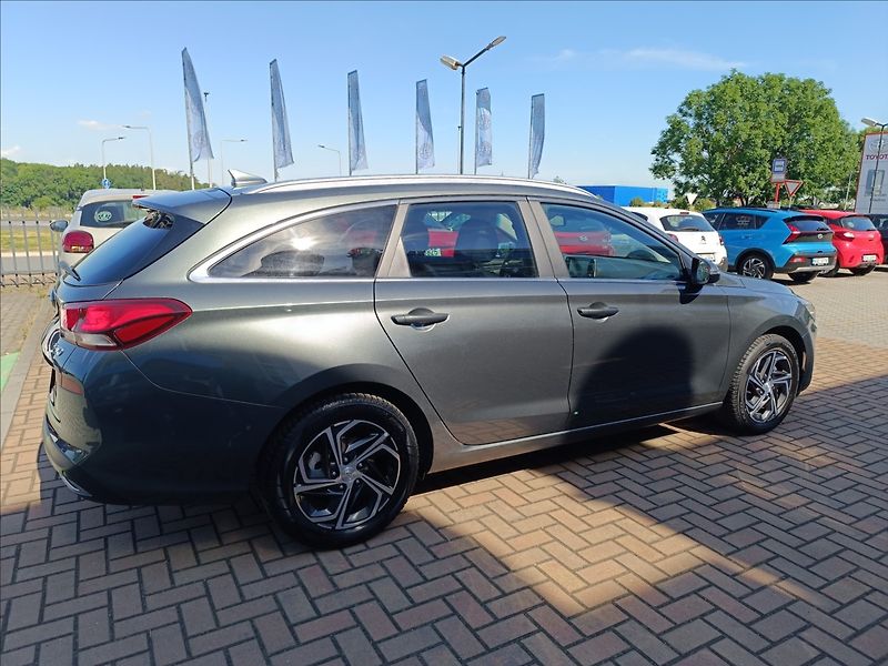 Hyundai i30 1,0 T-GDi, DCT, Automat Smart - fotka 6 z 21