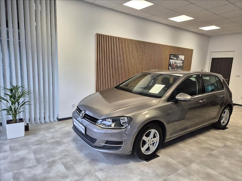 Volkswagen Golf 1.2 TSI EDITION - fotka 3 z 22