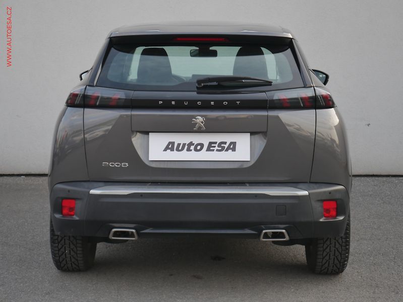 Peugeot 2008 (2020) 1.2 PT, 2.maj,ČR, AC, temp - fotka 5 z 17