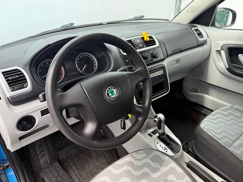 Škoda Roomster (2007) 1.6 16V 77 kW Ambiente - fotka 8 z 20