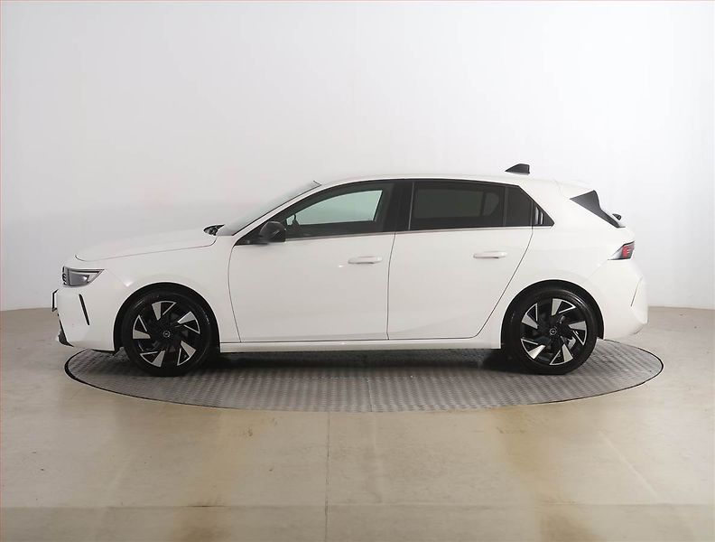 Opel Astra (2022) Elegance 1.2 Turbo, Serv.kniha - fotka 3 z 18