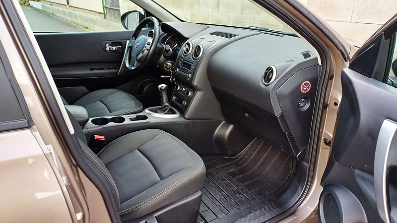 Nissan Qashqai QASHQAI 1.6 86kW-1.maj-ČR-TOP - fotka 9 z 25