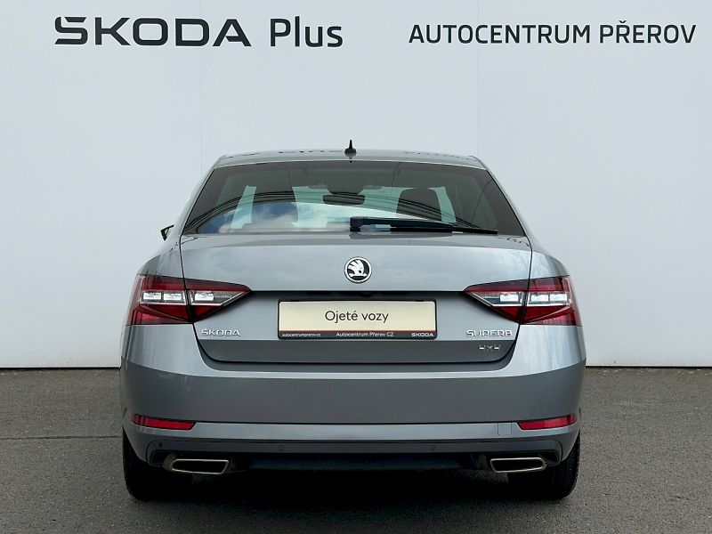 Škoda Superb (2016) 2.0 TSI 206kW L&K DSG 4x4 - fotka 33 z 35