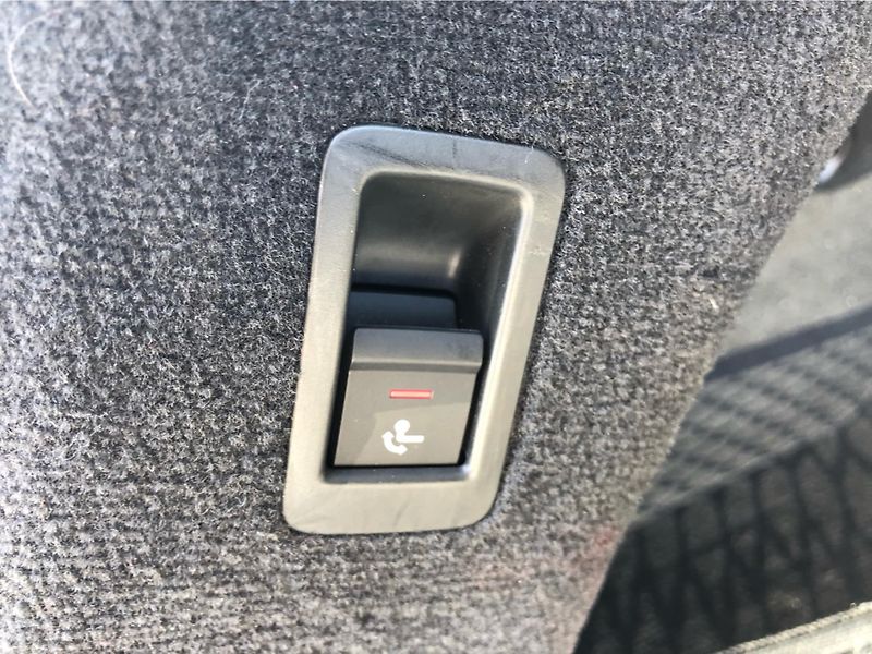 Audi A6 Avant 40 TDI - fotka 28 z 30
