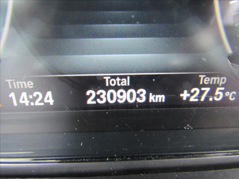 BMW X6 3,0 d xDrive30d 190kW - fotka 14 z 33