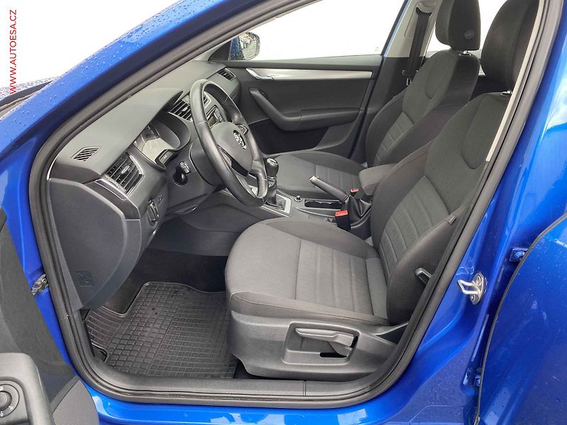 Škoda Octavia (2015) 1.6 TDi, ČR, servis.kniha - fotka 9 z 17