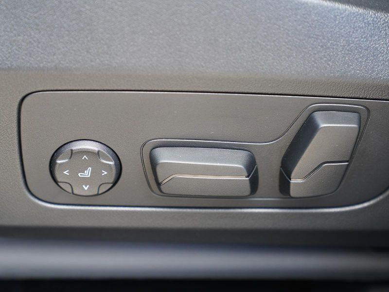 BMW X1 xDrive20d (U11) M Sport Paket - fotka 16 z 30