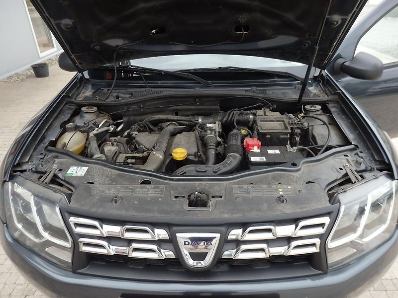 Dacia Duster 1.5 DCI 4x4 ZÁVĚS, KLIMA - fotka 15 z 17