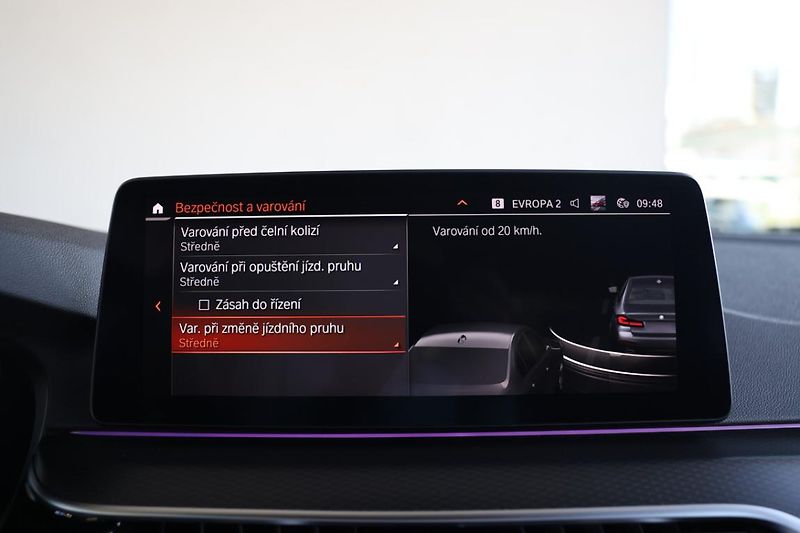 BMW Řada 5 530d xDrive Sedan - fotka 16 z 22