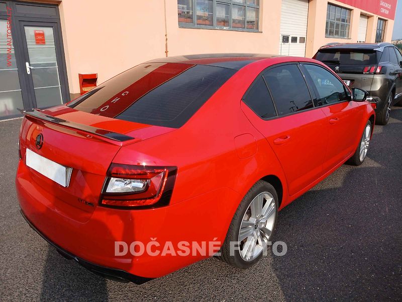Škoda Octavia (2017) 2.0 TSI, ČR, LED, autoAC - fotka 2 z 3