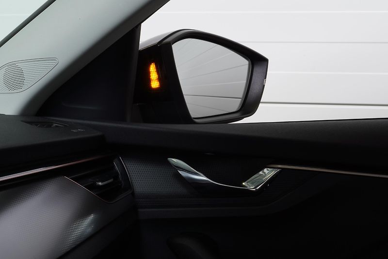 Škoda Kamiq 1.0TSI DSG Style,DPH,ČR,TAŽNÉ - fotka 12 z 29
