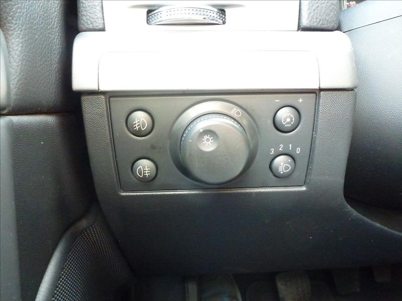 Opel Vectra 1,9 CDTi Wagon Station - fotka 33 z 44