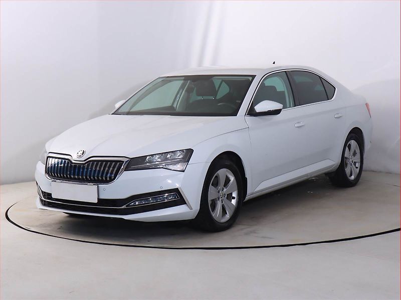 Škoda Superb (2021) Business Plus iV 1.4 TSI PHEV - fotka 2 z 25