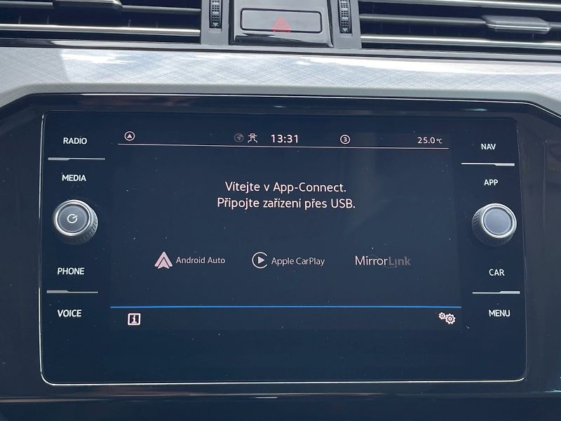 Volkswagen Passat (2023) 2.0 TDI 110kW DSG Business - fotka 16 z 32