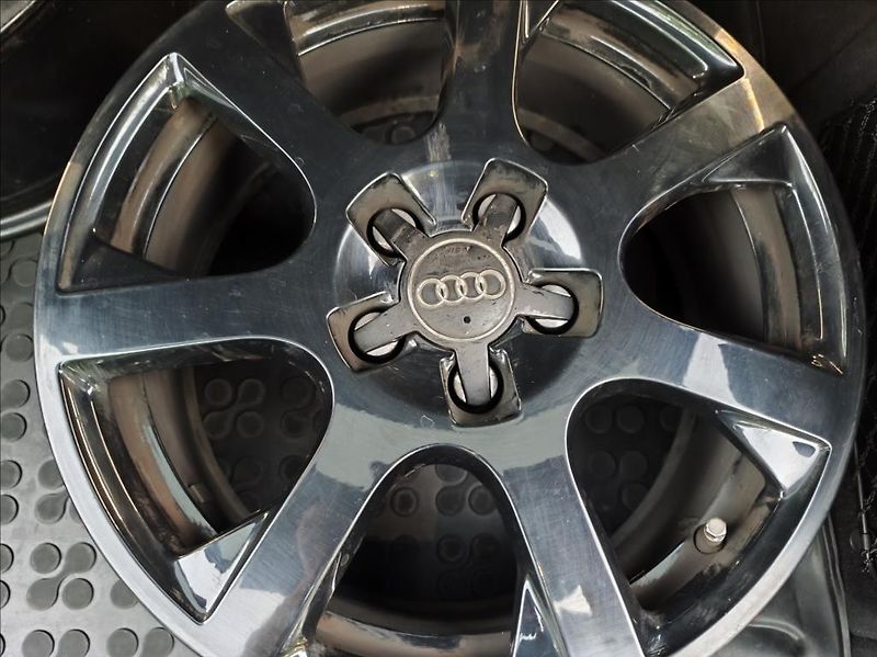 Audi A4 Avant 2,0   Sport - fotka 15 z 15